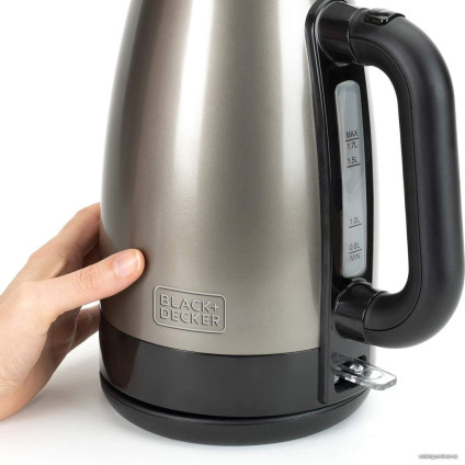 Электрический чайник Black & Decker BXKE2201E