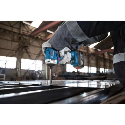 Винтоверт Bosch GDR 18V-215 Professional 06019N2000 (без АКБ, кейс)