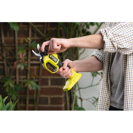 Секатор Ryobi RY18SCXA-0 (без АКБ)