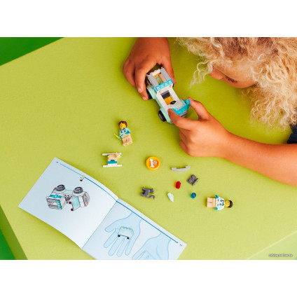 Конструктор LEGO City 60382 Ветеринарный фургон