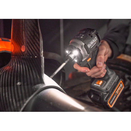 DeWalt DCK200MM2T (шуруповерт, винтоверт, 2 АКБ, кейс)