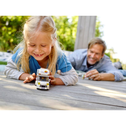 Конструктор LEGO City 60283 Отпуск в доме на колёсах