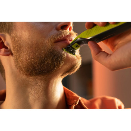 Триммер для бороды и усов Philips OneBlade 360 Face QP2724/23