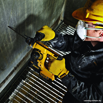 Перфоратор DeWalt DCH253M2