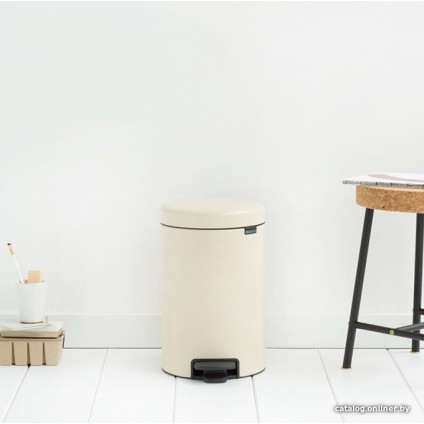 Мусорное ведро Brabantia Pedal Bin NewIcon 12 л (миндальный)
