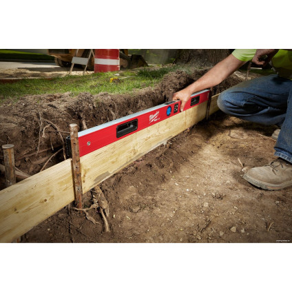 Уровень строительный Milwaukee 4933471979