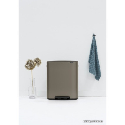 Мусорное ведро Brabantia Bo Pedal Bin 60 л (платиновый)
