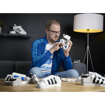 Конструктор LEGO 10282 Кроссовки adidas Originals Superstar