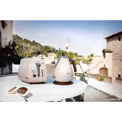 Электрический чайник DeLonghi KBOV 2001.BG