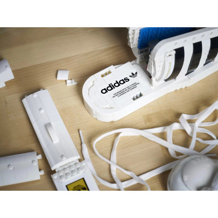 Конструктор LEGO 10282 Кроссовки adidas Originals Superstar