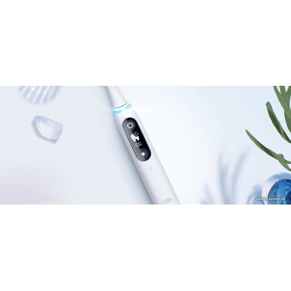 Электрическая зубная щетка Oral-B iO 7 (черный)