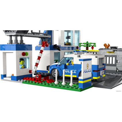 Конструктор LEGO City 60316 Полицейский участок