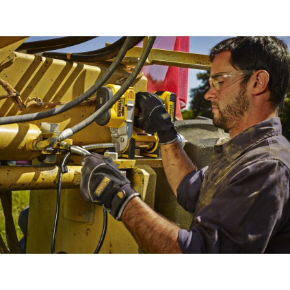 Шприц для смазки DeWalt DCGG571M1 (с 1-им АКБ, кейс)