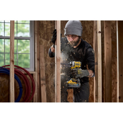 Винтоверт DeWalt DCF860N (без АКБ)