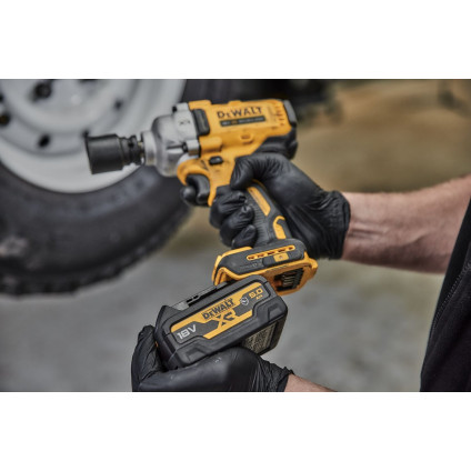 Гайковерт DeWalt DCF891P2G (с 2-мя АКБ, вкладыш для кейса)