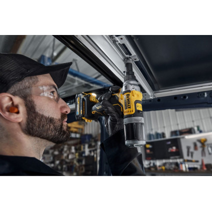 Заклепочник DeWalt DCF414NT (без АКБ)