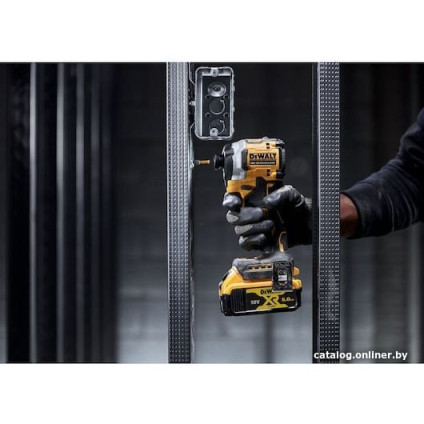 Винтоверт DeWalt DCF850P2T (с 2-мя АКБ 5 Ач, кейс)