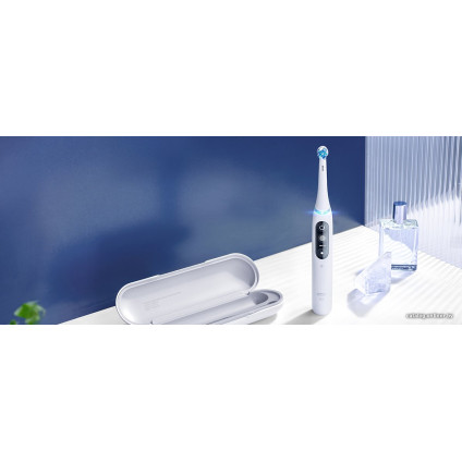 Электрическая зубная щетка Oral-B iO 7 (черный)