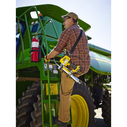 Шприц для смазки DeWalt DCGG571M1 (с 1-им АКБ, кейс)