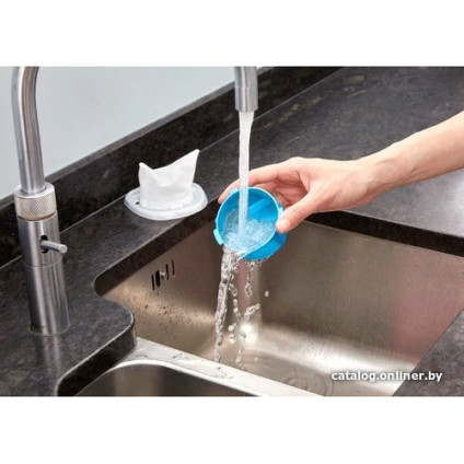 Пылесос Black & Decker NVC215WA