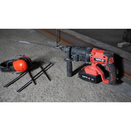 Перфоратор Yato YT-82772 (без АКБ)