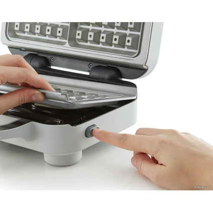 Вафельница Breville VST072