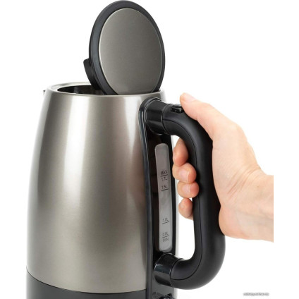 Электрический чайник Black & Decker BXKE2201E