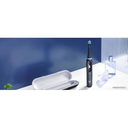 Электрическая зубная щетка Oral-B iO 7 (черный)