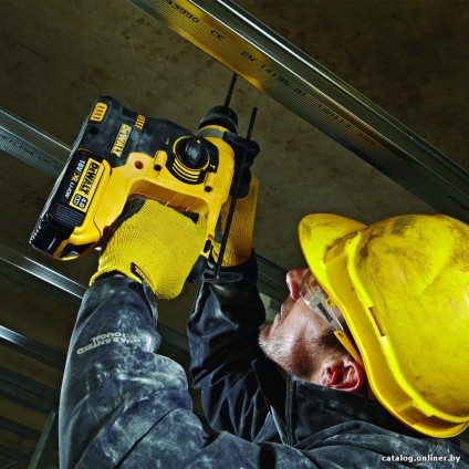Перфоратор DeWalt DCH253M2