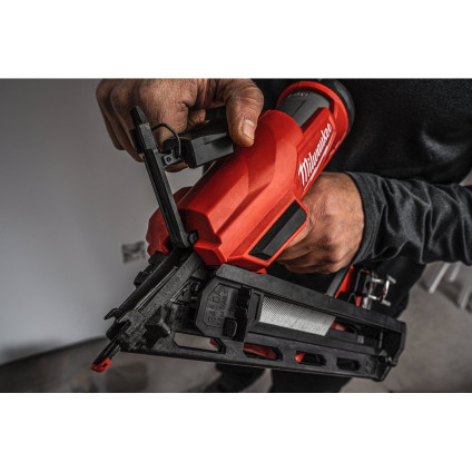 Гвоздезабиватель Milwaukee M18 FN15GA-0X Fuel 4933478091 (без АКБ, кейс)