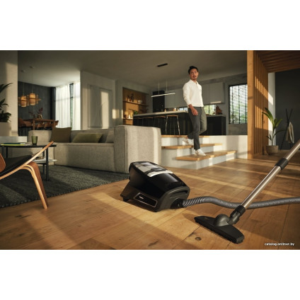 Пылесос Miele Blizzard CX1 Comfort SKMF5 (черный)