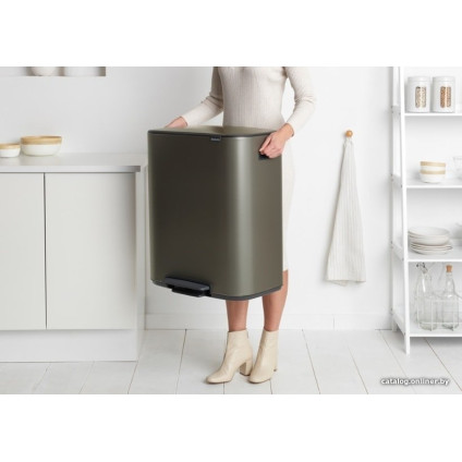 Мусорное ведро Brabantia Bo Pedal Bin 60 л (платиновый)