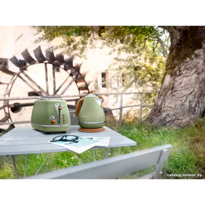 Электрический чайник DeLonghi KBOV 2001.GR