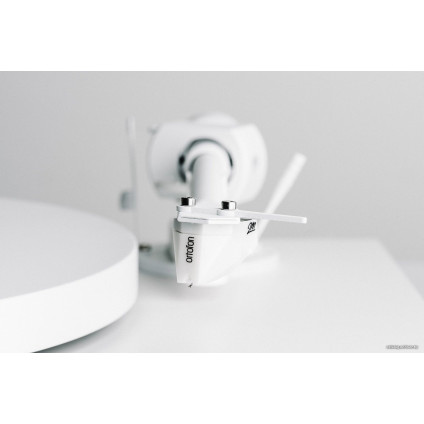 Виниловый проигрыватель Pro-Ject Debut PRO White Edition