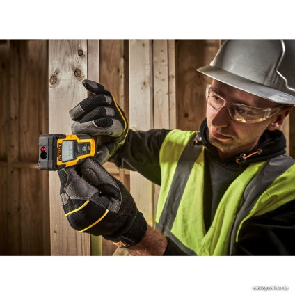Лазерный дальномер DeWalt DWHT77100