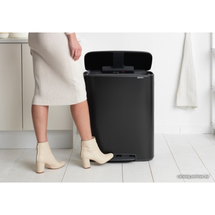 Система сортировки мусора Brabantia Bo Pedal Bin 2 x 30 л (черный матовый)