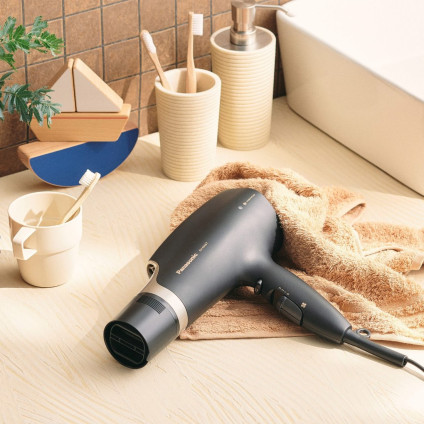 Фен Panasonic EH-NA67P-N825