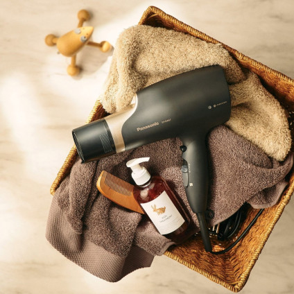 Фен Panasonic EH-NA67P-N825