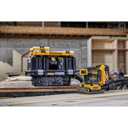 Виброшлифмашина DeWalt DCW200NT (без АКБ, кейс)