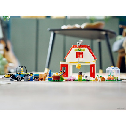 Конструктор LEGO City 60346 Ферма и амбар с животными