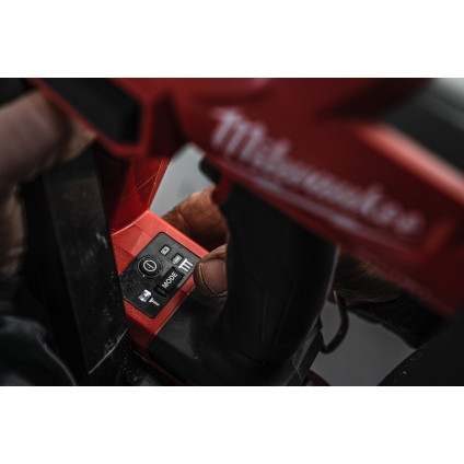 Гвоздезабиватель Milwaukee M18 FN15GA-0X Fuel 4933478091 (без АКБ, кейс)