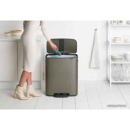 Мусорное ведро Brabantia Bo Pedal Bin 60 л (платиновый)