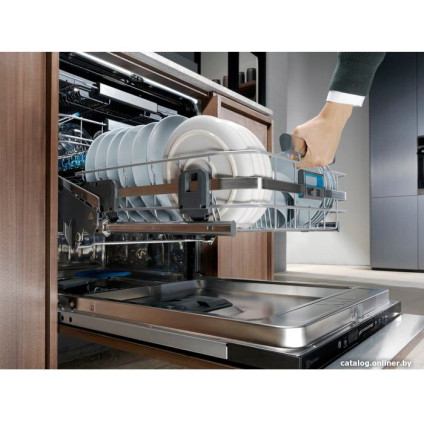Встраиваемая посудомоечная машина Electrolux 900 ComfortLift EEC87400W