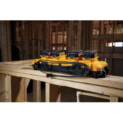 Зарядное устройство DeWalt DCB104 (10.8-12В)