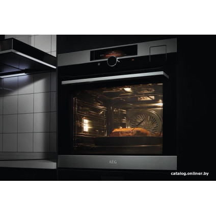 Электрический духовой шкаф AEG BSK999330M