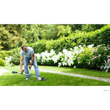 Триммер Bosch Universal GrassCut 18V-26 06008C1D04 (без АКБ)