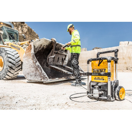Мойка высокого давления DeWalt DCMPW1600N (без АКБ)
