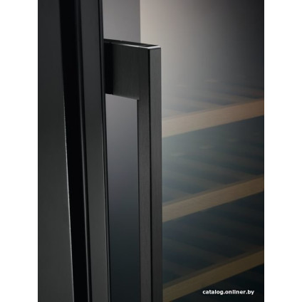Винный шкаф Electrolux EWUS052B5B