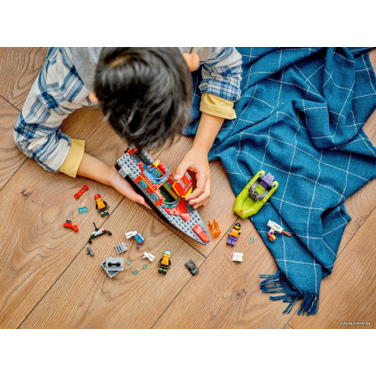 Конструктор LEGO City 60373 Пожарная спасательная лодка