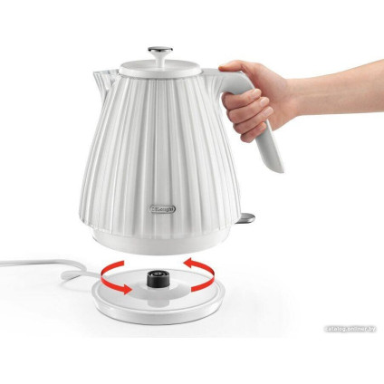Электрический чайник DeLonghi Ballerina KBD2001.W